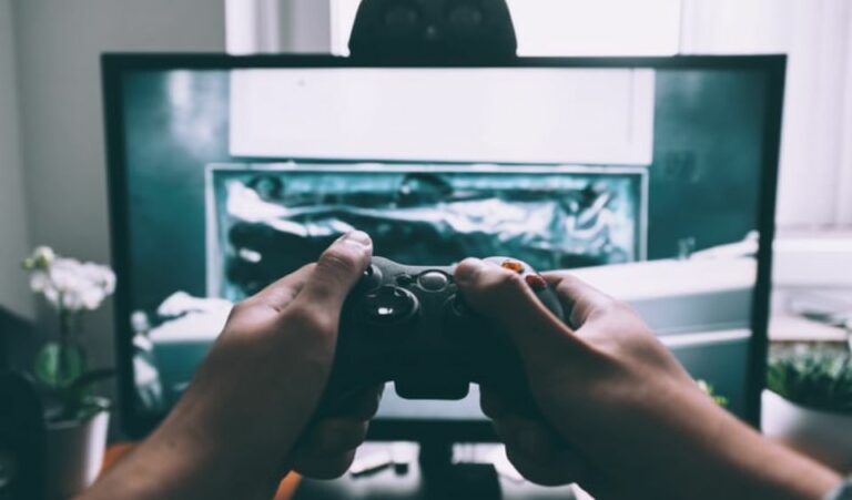 Player-Controlled Blockchain Games